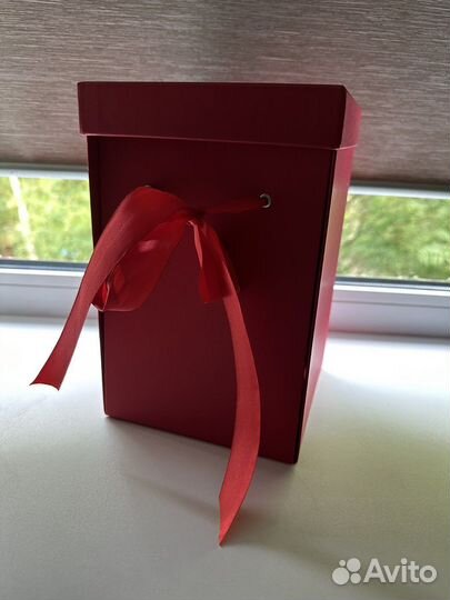 Живая роза в колбе