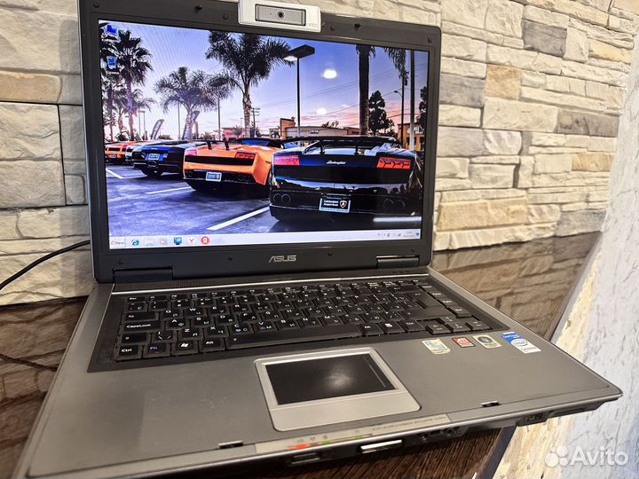 Ноутбук asus