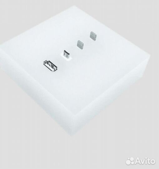 Зарядная станция на 4 устройства