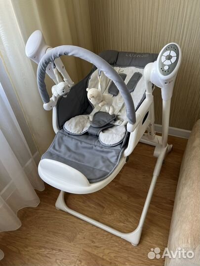 Стульчик для кормления и электрокачели