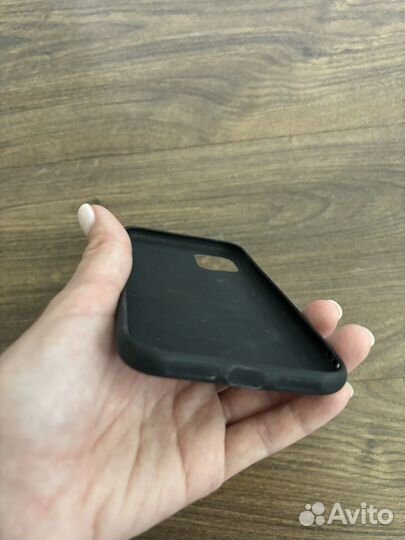 Чехол на iPhone 11