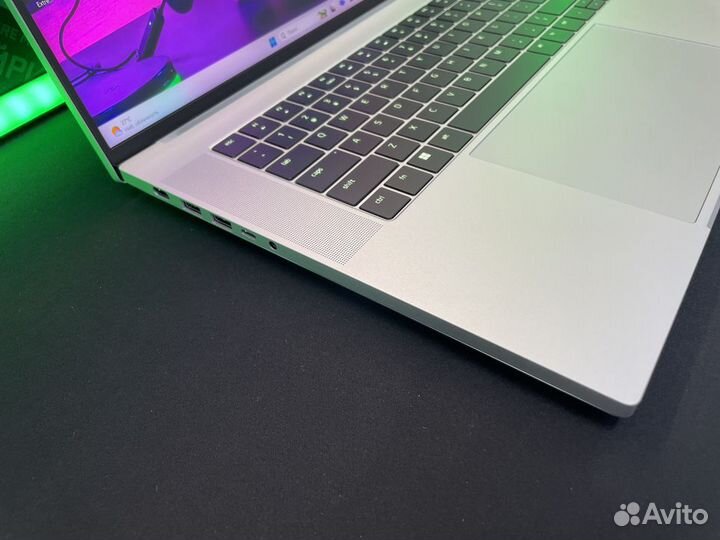 New Razer Blade 16 Miniled 4k 120Hz/240Hz RTX4080