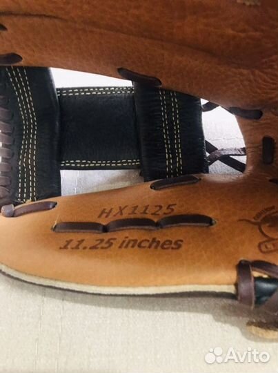 Бейсбольная перчатка