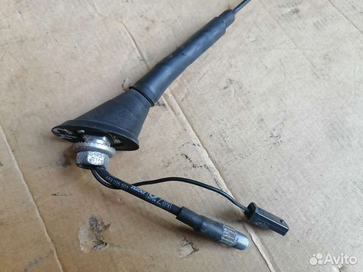 Антенна Audi 100/A6 C4,VAG 4A9035501