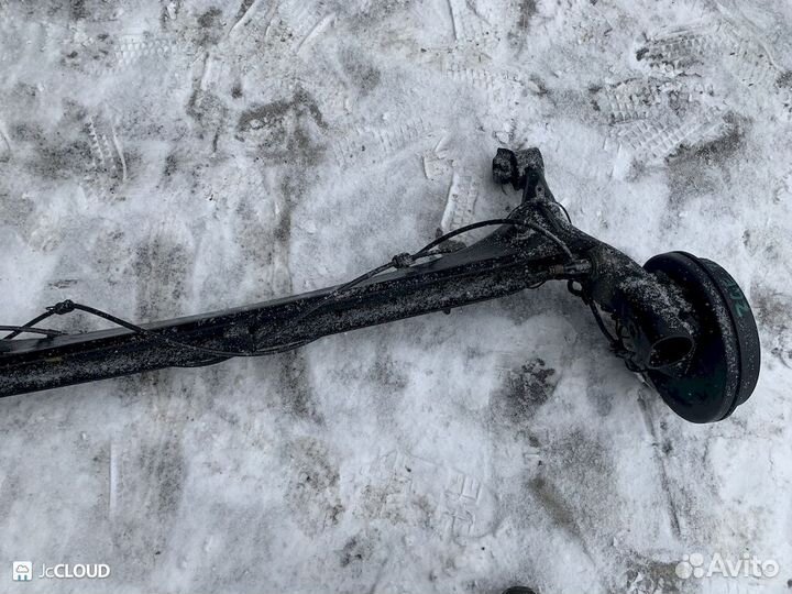 Тросик ручника на toyota wish ZGE20 2zrfae