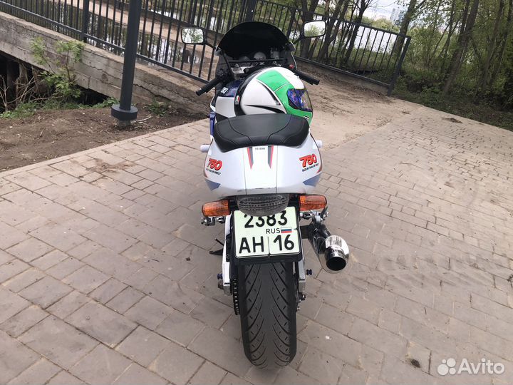 Suzuki gsxr-750