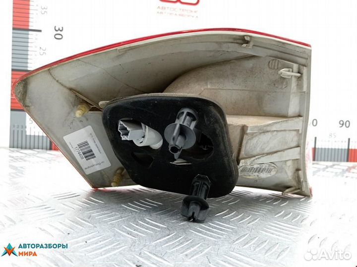 Фонарь задний правый Ford Kuga 2011