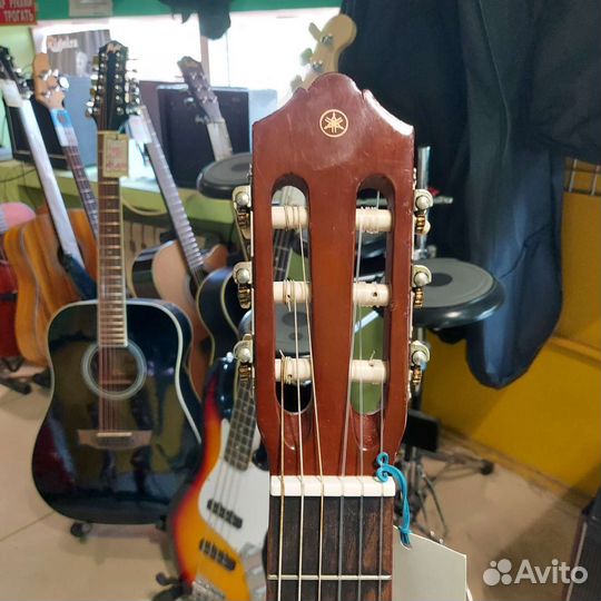 Классическая гитара Yamaha c 40