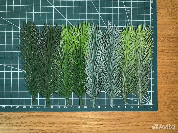 Еловые веточки искусственные 11см