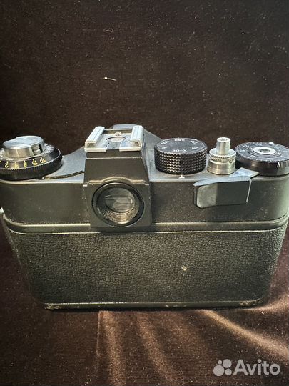 Плёночный фотоаппарат зенит