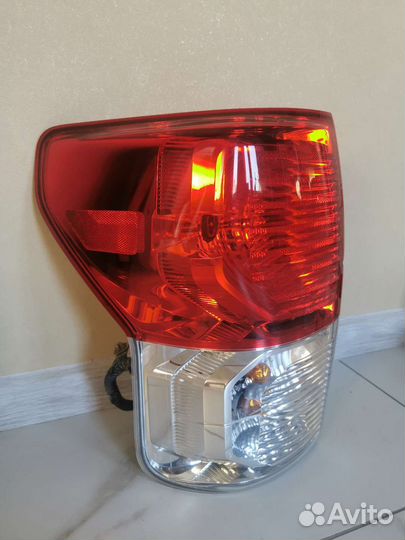 Фонарь задний Toyota Tundra