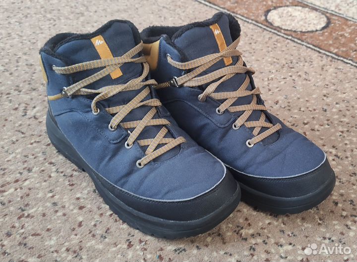 Трекинговые ботинки