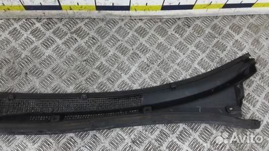 Накладка декоративная (жабо, дождевик) mitsubishi