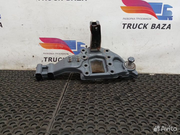 Кронштейн торсиона кабины правый Daf XF106