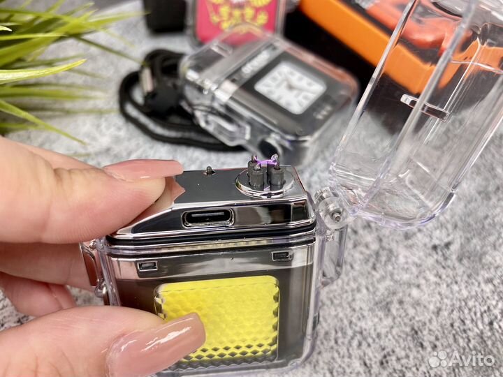 Мощная электрозажигалка с фонарём