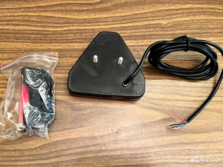 Тормозной дополнительный фонарь