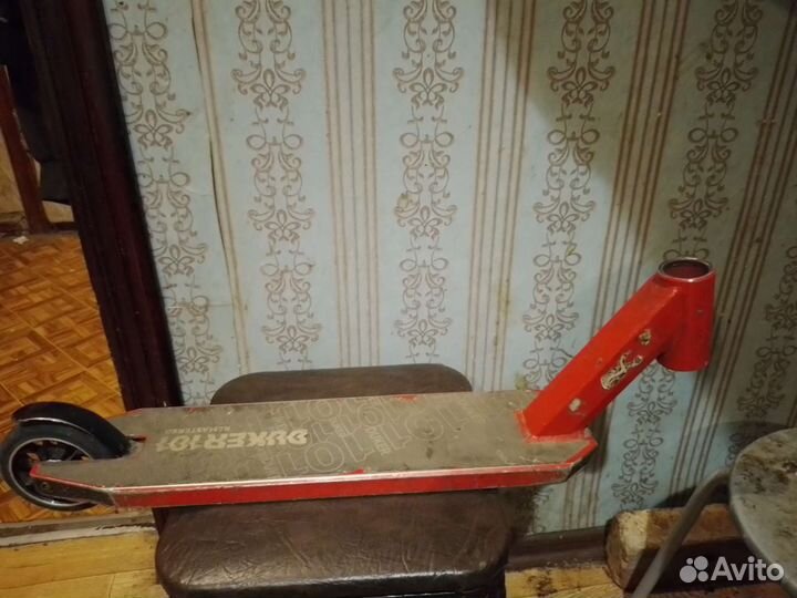 Дека на трюковой самокат