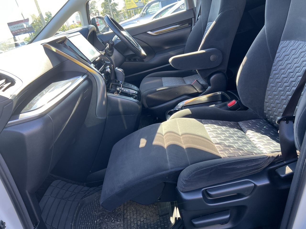 Toyota Alphard: фото владельца