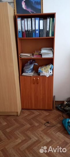 Книжный шкаф