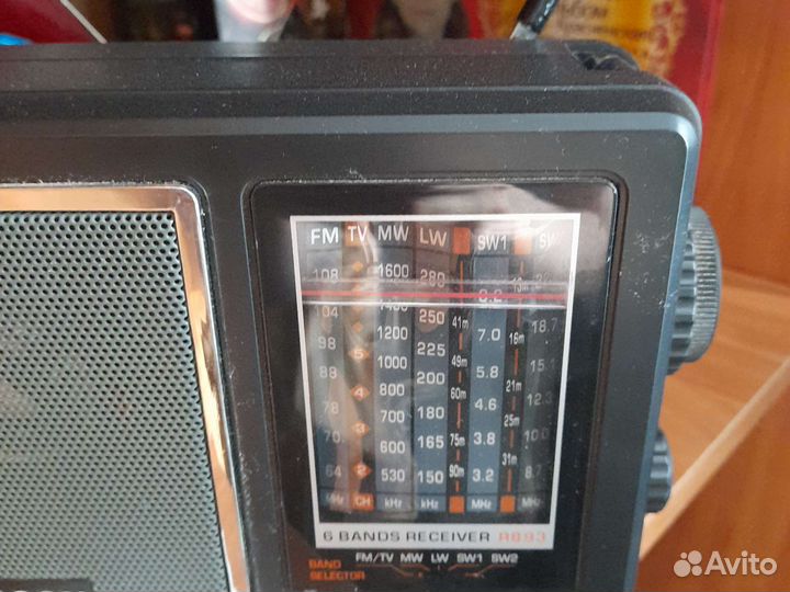 Радиоприемник, магнитофоном