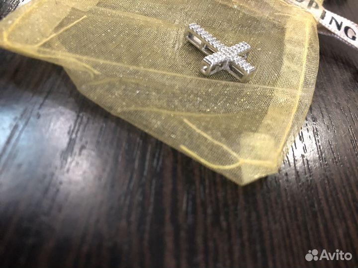 Серебряный крестик