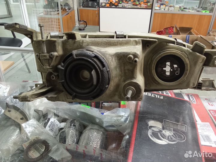 Фара Toyota Camry v30 L