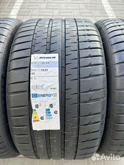 Michelin Pilot Sport 4 S 255/35 R20 и 285/30 R20 100ZR