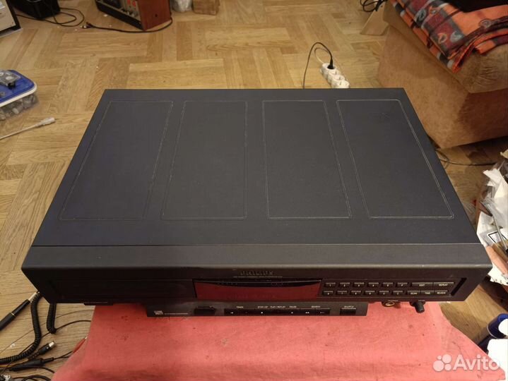 Проигрыватель дисков Philips CD-910 (CD910)