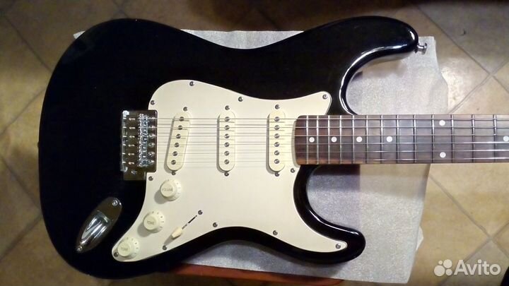 Гитара fender Stratocaster (реплика) комбик Fender