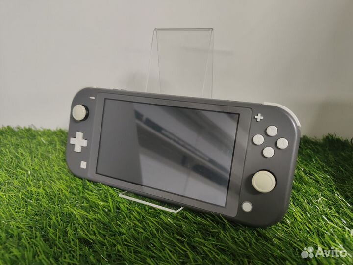 Игровая приставка Nintendo Switch Lite (32GB)