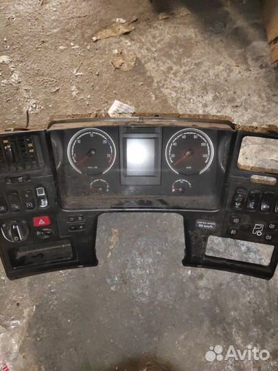 Панель приборов Scania