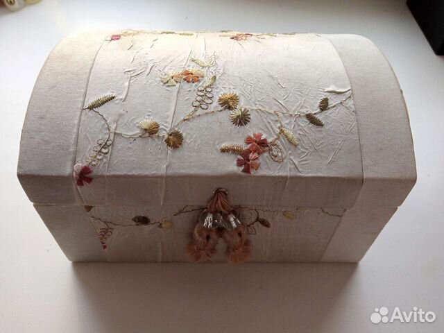 Шкатулка с вышивкой. Ручная работа