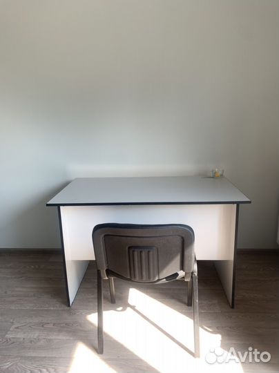 Офисный стол, компьютерный стол