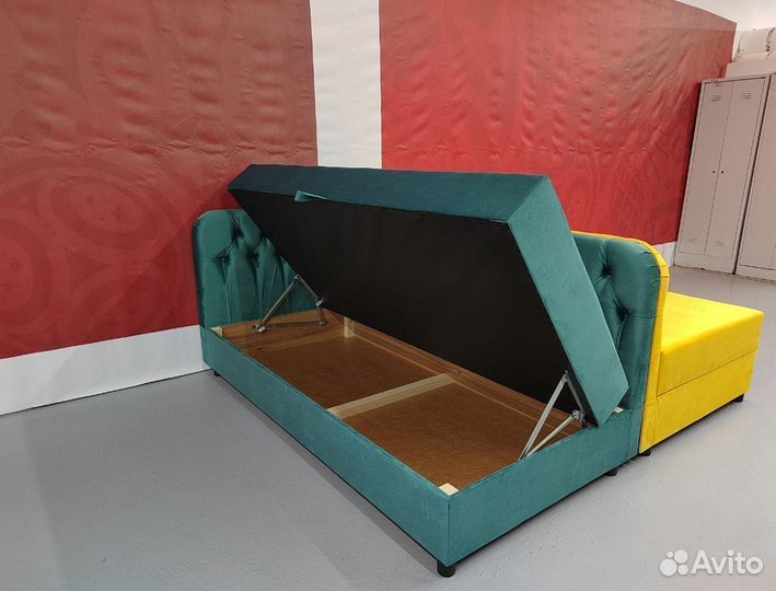 Кровать угловая