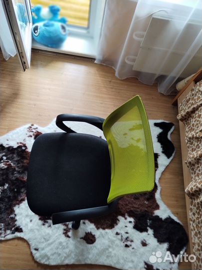 Офисное кресло