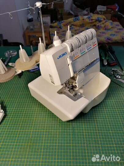 Коверлок juki mo 735