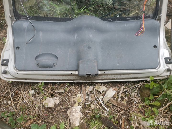 Дверь багажника калина