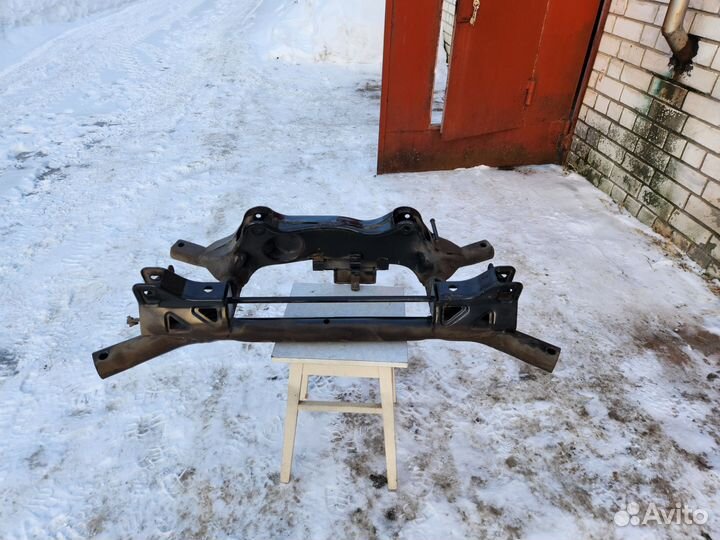 Задний подрамник аутлендер-3 с стабилизатором