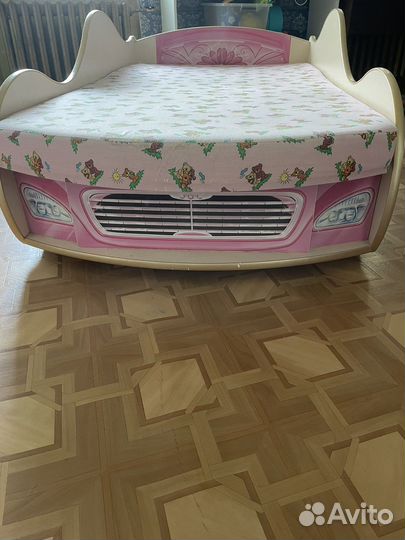 Детская кроватьмашина