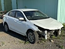 Kia Rio 1.4 MT, 2019, битый, 158 000 км, с пробегом, цена 550 000 руб.