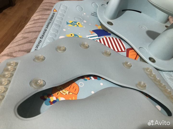 Противоскользящий коврик в ванну