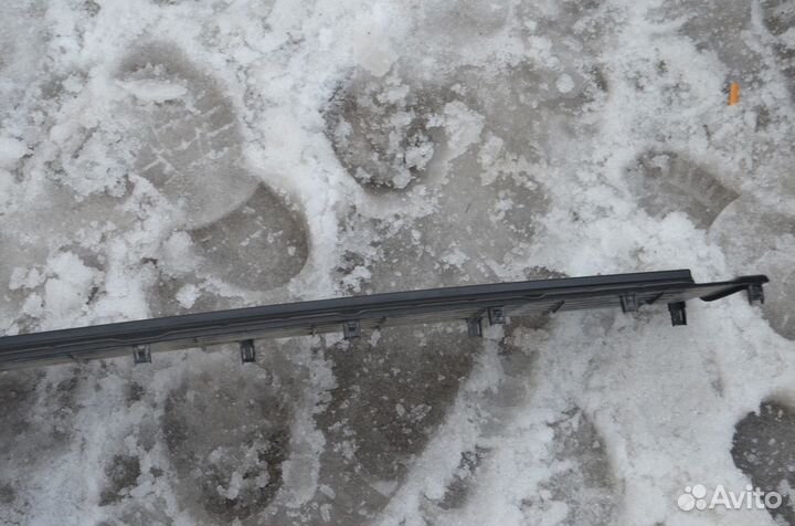 Toyota Land Cruiser 200 накладка бампера