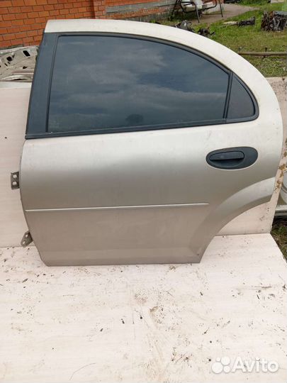 Дверь задняя левая на додж стратус 2003г