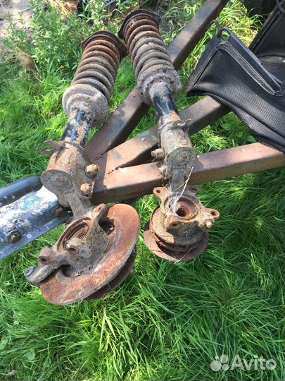 Ока стойки передние