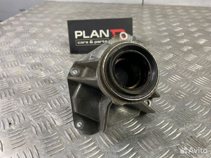 Кронштейн промежуточного вала Land Rover Range