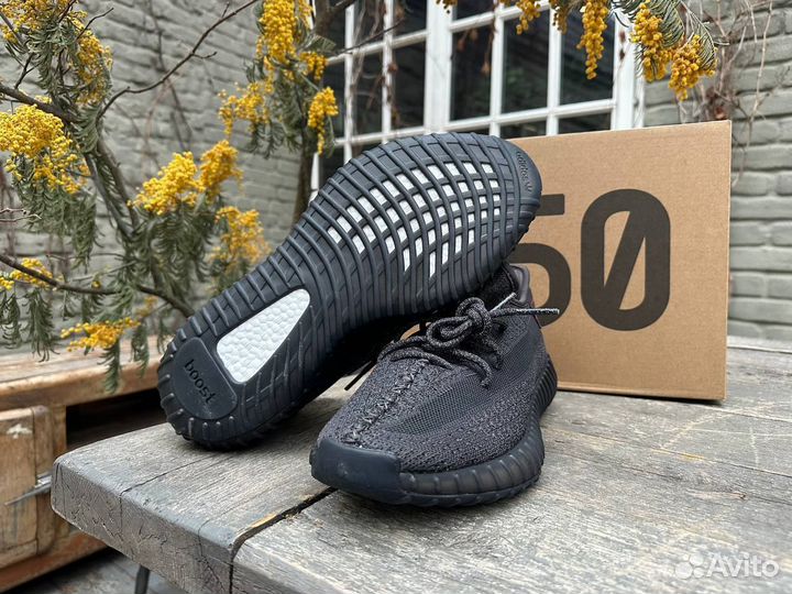 Кроссовки Adidas Yeezy Boost 350 весна-лето черные