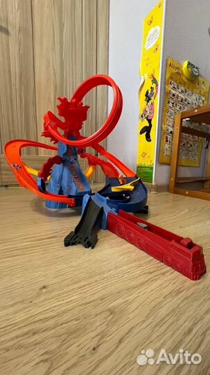 Продам гоночный трэк Hot Wheels Вулкан