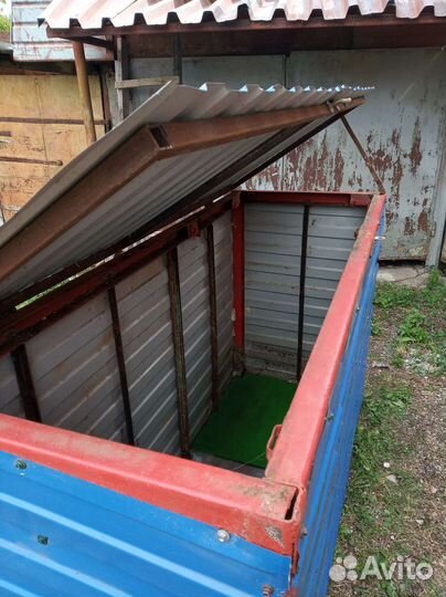 Металлический ящик