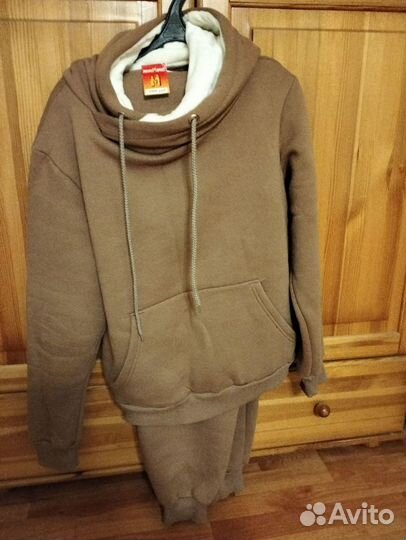 Спортивный костюм женский