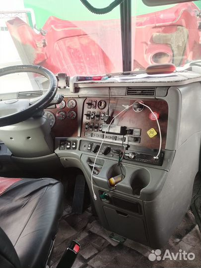 Freightliner Century, 2004